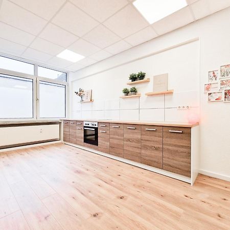 Raj Living - City Center Apartments With 5 Rooms - 10 Min Messe Dus Dusseldorf Bagian luar foto