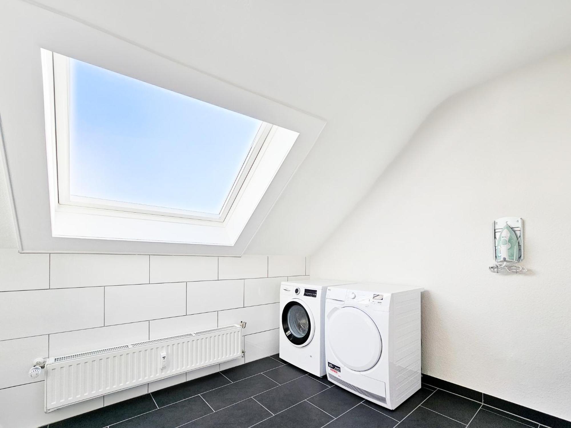 Raj Living - City Center Apartments With 5 Rooms - 10 Min Messe Dus Dusseldorf Bagian luar foto