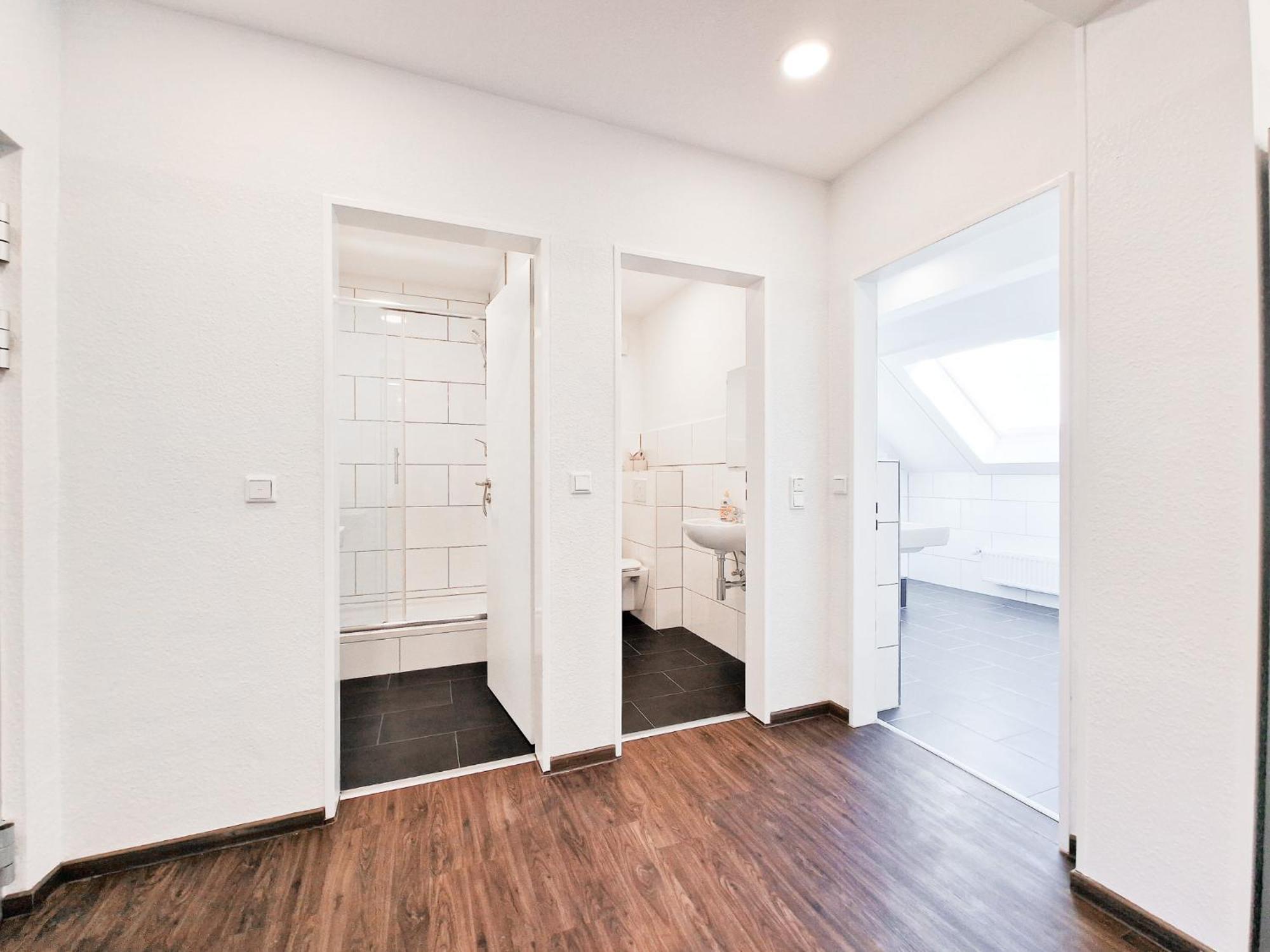 Raj Living - City Center Apartments With 5 Rooms - 10 Min Messe Dus Dusseldorf Bagian luar foto